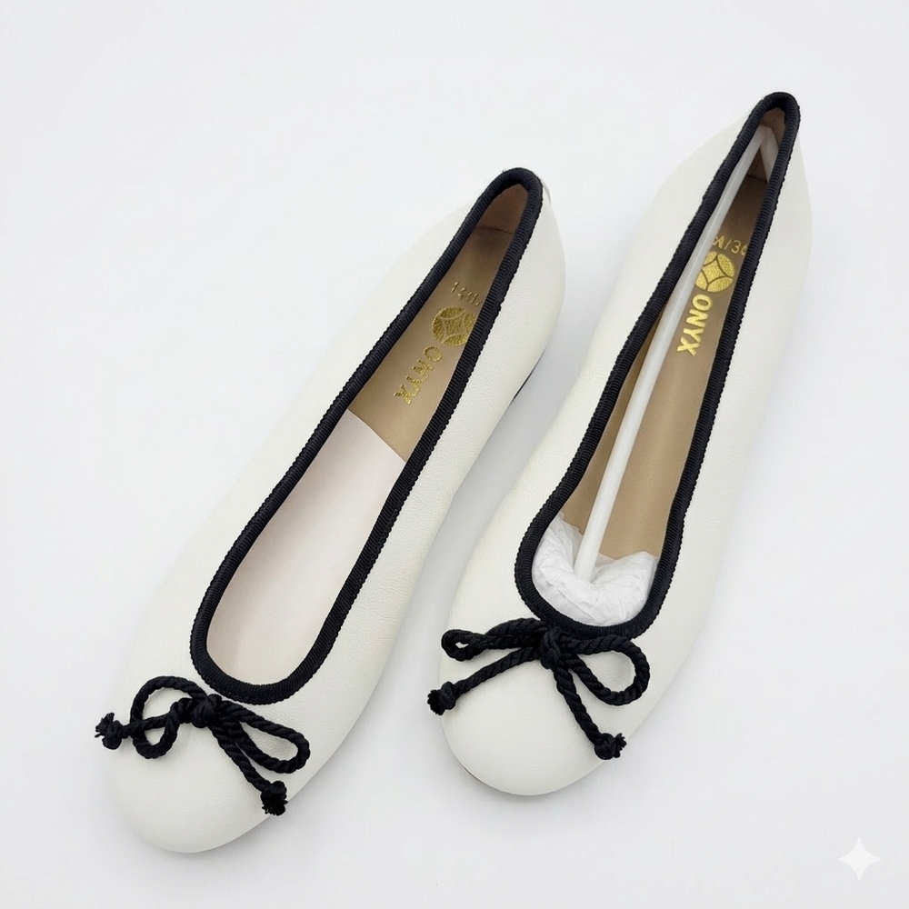 Onyx Ivory Ballet Flats Black Trim Bow Round Toe Cushioned Womens 7.5 / EU 38